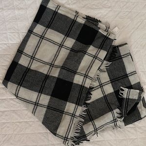 Shawl/scarf from old navy. Super soft